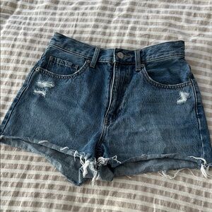 Uniqlo women’s Denim Distressed Women Shorts sz 25